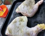Foto del paso 1 de la receta: Pollo a la Naranja con Miel y Zapallitos Revueltos Tricolor