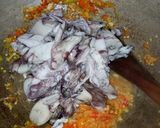 Foto langkah ke 3 dari resep Tumis Cumi Hitam Pedas.
