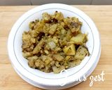 A picture of step 3 of Thyme or Za'atar Aloo.