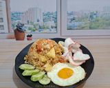 Foto langkah ke 4 dari resep Nasi Goreng Nanas.