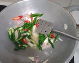 Foto langkah ke 2 dari resep Buncis Oseng Saus Lada Hitam.