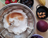 Foto del paso 1 de la receta: Tableta helada saludable de yogur griego y frutas de estación