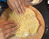 A picture of step 9 of Cheese Potato Triangles.