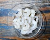 A picture of step 2 of Honey Garlic Prawns.