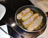 Foto del paso 3 de la receta: Filetes de cerdo empanados