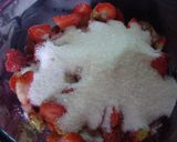 Foto del paso 2 de la receta: Torta de fresas rellena con mermelada de fresas