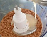 A picture of step 2 of Fig Cheesecake with Almonds and Honey.