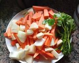 Foto del paso 1 de la receta: Pollo con verduras 🥕🫑🧅