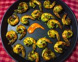 A picture of step 6 of Hara Bhara Masala Prawn.