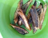 Foto langkah ke 1 dari resep Ikan Tongkol Cabe Ijo.