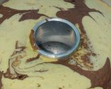 Foto langkah ke 7 dari resep Classic Marble Butter Cake.