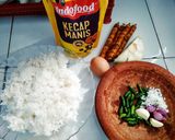 Foto langkah ke 1 dari resep Nasi Goreng Sosis.