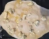 A picture of step 3 of Prosciutto, Pear and Gorgonzola Pizza.