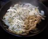 Foto del paso 3 de la receta: Borrajas con cebolla y pistachos