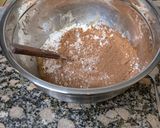 Foto del paso 2 de la receta: Galletitas de banana, chocolate y arándanos, sin azúcar y sin tacc