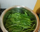 A picture of step 2 of Green Pavbhaji.