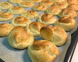 Foto del paso 4 de la receta: Canapés de Navidad: profiteroles salados variados