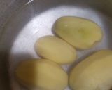 A picture of step 1 of Potatoes cheese donuts.