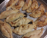 Foto del paso 5 de la receta: Empanadas de carne dulces + queso. 🥐🥐🥐🧀🌶️🍖