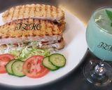 A picture of step 1 of 🍔🥗 Cheese Ploughman's Sandwich 🥗🍔.