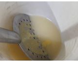 A picture of step 5 of Namkeen Boondi.