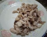 Foto langkah ke 2 dari resep Sup Krim Ayam Jamur.
