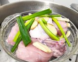 Foto langkah ke 2 dari resep Ayam Hainan Kukus.