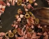Foto del passaggio 3 della ricetta Rigatoni con olive,speck e pangrattato