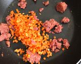 Foto langkah ke 2 dari resep Omelet Vegetable, beef & cheese.