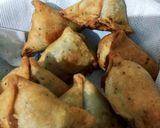 A picture of step 2 of Spicy samosas.