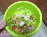 Foto del paso 2 de la receta: Barritas de gallo rebozado con ensalada y papas fritas