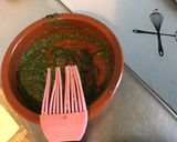 Une image de l'étape 2 de Côtes de porc marinées ail persil à la plancha.