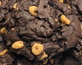 Foto del paso 5 de la receta: Cookies de chocolate con chips de mantequilla de maní