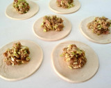 Foto del paso 5 de la receta: Gyozas rellenas con carne de cerdo