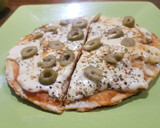 Foto del paso 2 de la receta: Pizza rellena TACOPIZZA (con tortillas para tacos)