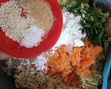 Foto langkah ke 1 dari resep Hotdog Mie.