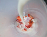 Foto del paso 2 de la receta: Batido de fresa ❤️🍓🍓🍓