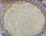 Foto del paso 6 de la receta: Tarta de manzana con masa quebrada, crema pastelera y mermelada de albaricoque. Todo casero