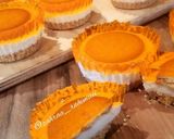 عکس مرحله 1 از دستور مینی چیز کیک پرتقالی
