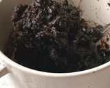 A picture of step 2 of Oreo cake.