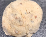 Foto del paso 2 de la receta: Pizza con masa de aceituna negra y tomate seco con un toque ahumado