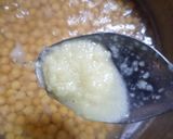 A picture of step 3 of Khatyawari cholay chaat.