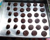 Foto langkah ke 4 dari resep Crispy choconut cookies.