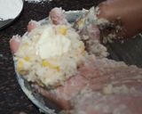 A picture of step 4 of Cheese corn balls.