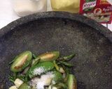 Foto langkah ke 4 dari resep Ayam penyet ala jalapeno.