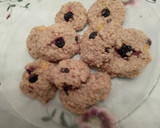Foto del paso 1 de la receta: Galletitas de avena con pasas de uva, arándanos y fruta en almíbar