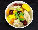 Hình bước làm 2 của món Canh Sườn Nấu Táo Đỏ, Bắp