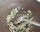 A picture of step 1 of Paneer pot rice.
