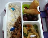 Foto langkah ke 7 dari resep Mommy bento pinkie pie enoki siram babi saos tiram.