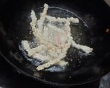 A picture of step 10 of Potato sabudana chakri.